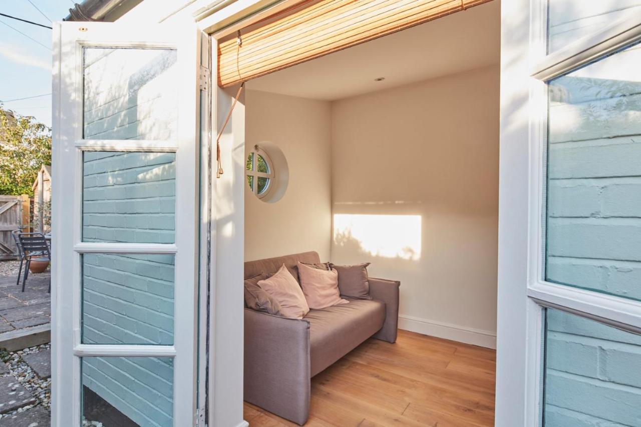 A Cool Coastal Retreat On Kingsdown Beach - The White House Villa Deal Dış mekan fotoğraf