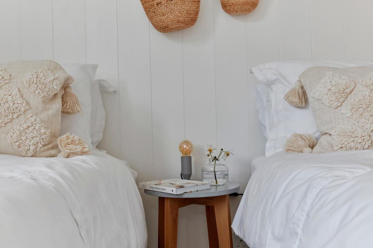 A Cool Coastal Retreat On Kingsdown Beach - The White House Villa Deal Dış mekan fotoğraf
