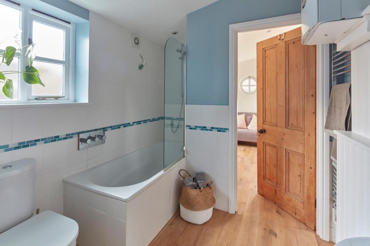 A Cool Coastal Retreat On Kingsdown Beach - The White House Villa Deal Dış mekan fotoğraf