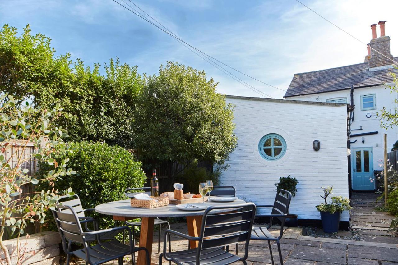 A Cool Coastal Retreat On Kingsdown Beach - The White House Villa Deal Dış mekan fotoğraf