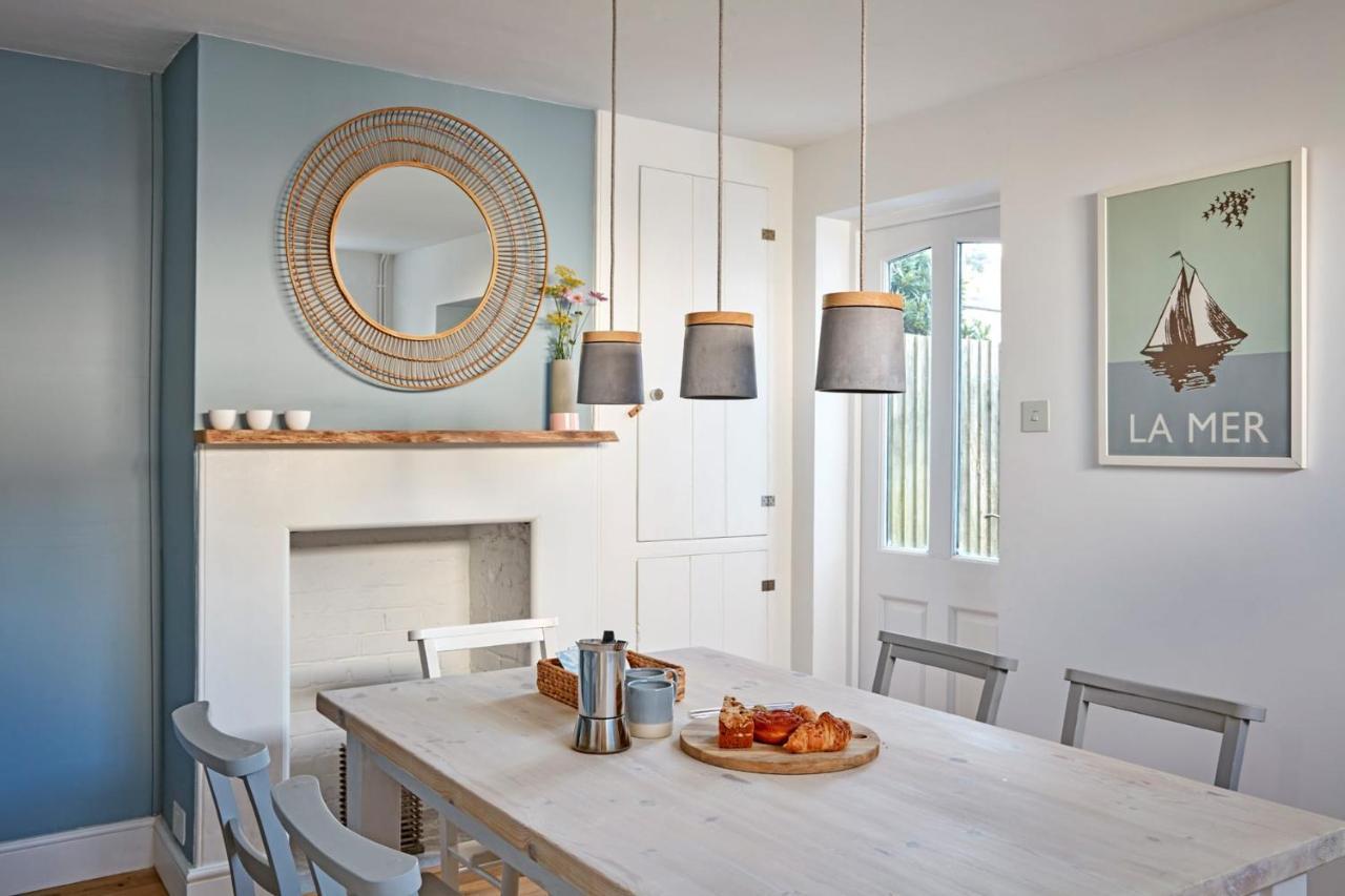 A Cool Coastal Retreat On Kingsdown Beach - The White House Villa Deal Dış mekan fotoğraf