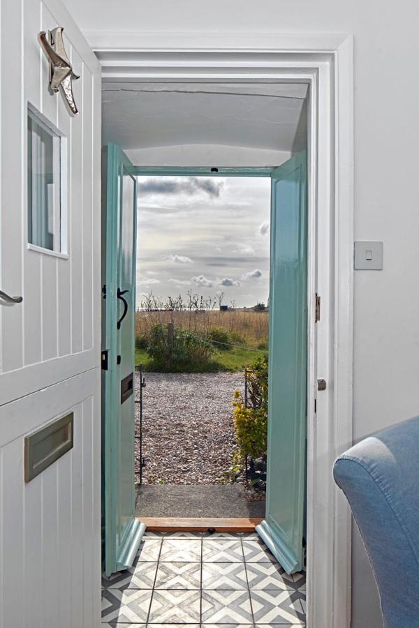 A Cool Coastal Retreat On Kingsdown Beach - The White House Villa Deal Dış mekan fotoğraf